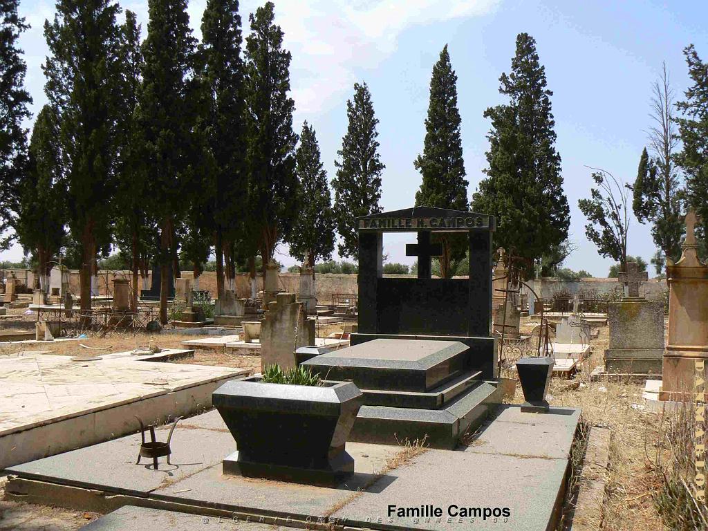 HAMMAM BOU HADJAR 2009 LE CIMETIERE   (47).jpg